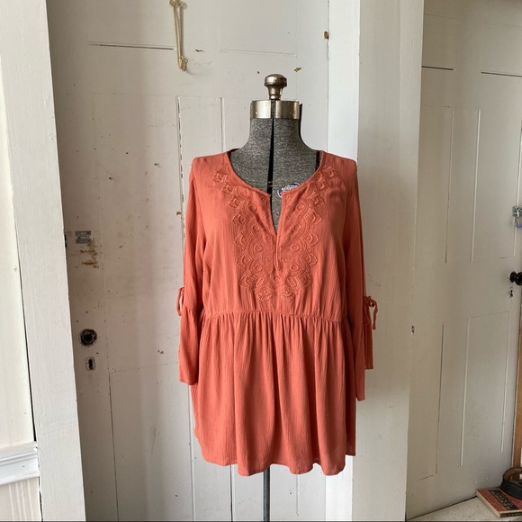 Torrid NWT Spice Embroidered Peasant Top - Picture 5 of 13